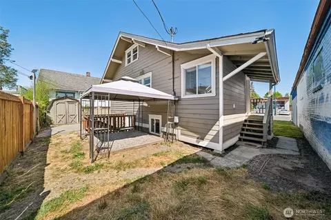 Exterior - 1306 Main St, Sumner, WA 98390 photo 2 of 6