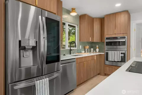 Kitchen - 107 219th Pl SE, Bothell, WA 98021 photo 4 of 5