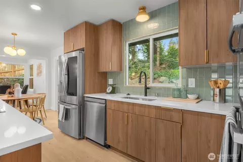 Kitchen - 107 219th Pl SE, Bothell, WA 98021 photo 2 of 5