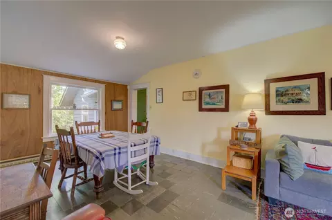 Dining - 209 3rd St SE, Long Beach, WA 98631 photo 1 of 1