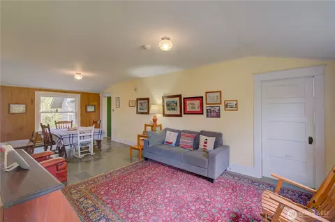 Living - 209 3rd St SE, Long Beach, WA 98631 photo 3 of 4