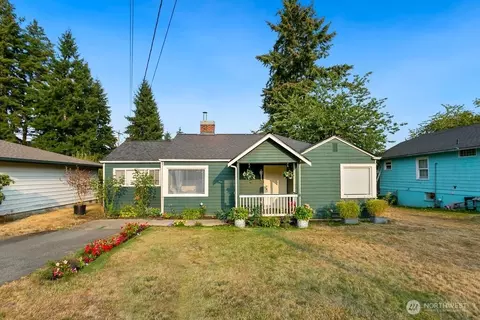 6113 Rockefeller Ave, Everett, WA 98203