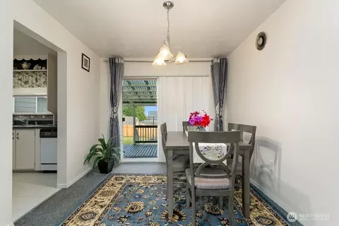Dining - 6113 Rockefeller Ave, Everett, WA 98203 photo 2 of 2