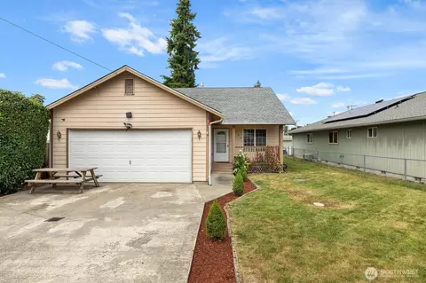 139 169th St E, Spanaway, WA 98387