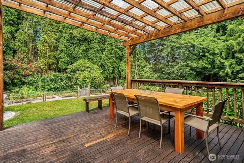 Exterior - 409 169th St SE, Bothell, WA 98012 photo 4 of 11