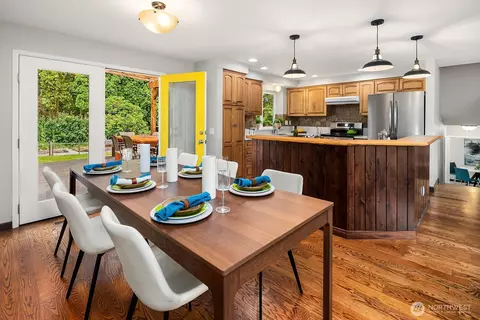 Dining - 409 169th St SE, Bothell, WA 98012 photo 3 of 3