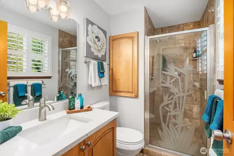 Bath - 409 169th St SE, Bothell, WA 98012 photo 1 of 2