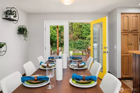 Dining - 409 169th St SE, Bothell, WA 98012 photo 2 of 3