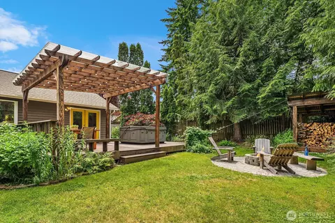 Exterior - 409 169th St SE, Bothell, WA 98012 photo 3 of 11