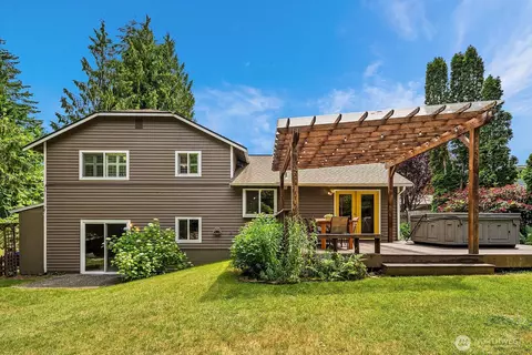 Exterior - 409 169th St SE, Bothell, WA 98012 photo 2 of 11