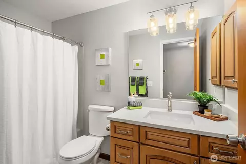Bath - 409 169th St SE, Bothell, WA 98012 photo 2 of 2