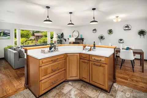Kitchen - 409 169th St SE, Bothell, WA 98012 photo 4 of 5