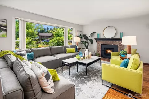 Living - 409 169th St SE, Bothell, WA 98012 photo 1 of 3