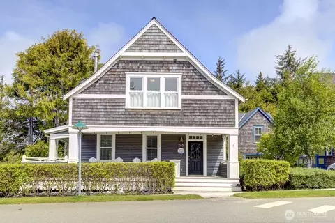 245 Meriweather St, Pacific Beach, WA 98571