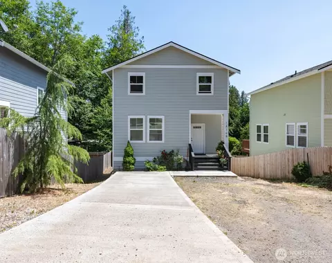 18768 1st Ave NE, Suquamish, WA 98392