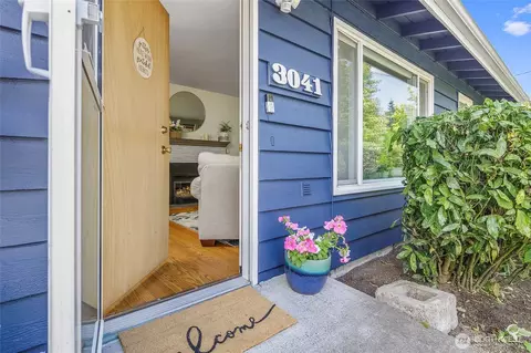 3041 S 201st St, Seatac, WA 98198