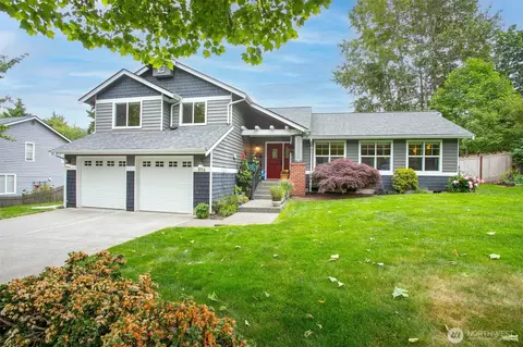 533 S 39th St, Bellingham, WA 98229