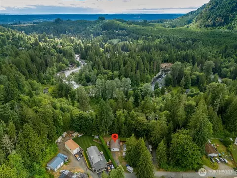 13020 W Loop View Dr, Granite Falls, WA 98252