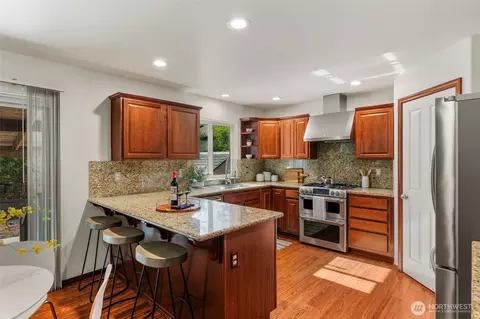 Kitchen - 5720 8th Dr W, Everett, WA 98203 photo 4 of 5