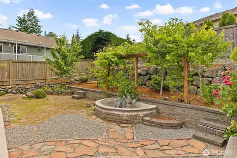 Exterior - 5720 8th Dr W, Everett, WA 98203 photo 8 of 9