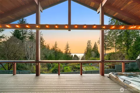 229 Chuckanut Point Rd, Bellingham, WA 98229