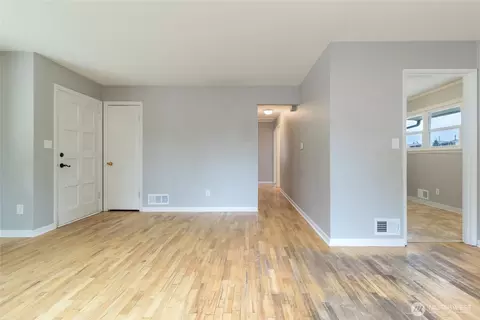 Living - 136 Boyer Dr, Walla Walla, WA 99362 photo 3 of 3