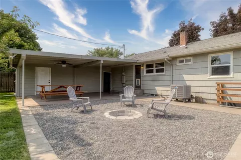 Exterior - 136 Boyer Dr, Walla Walla, WA 99362 photo 4 of 6