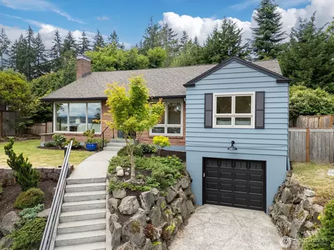 5025 Nicklas Pl NE, Seattle, WA 98105