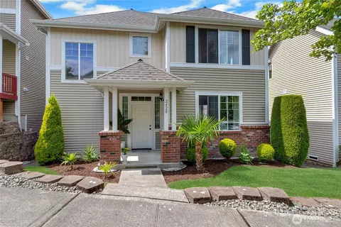 2420 Chateau Dr, Puyallup, WA 98373