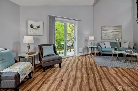 15819 NE Leary Way #D302, Redmond, WA 98052