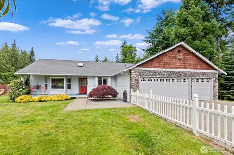 8615 176th St NW, Stanwood, WA 98292