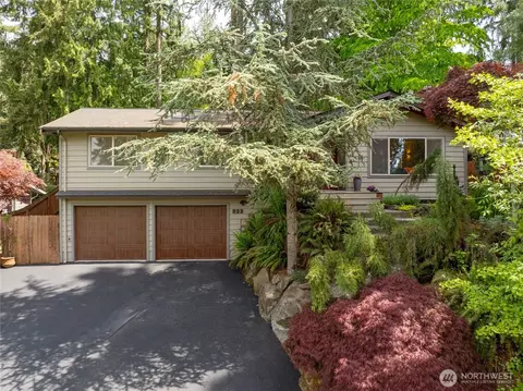 822 206th Ave NE, Sammamish, WA 98074