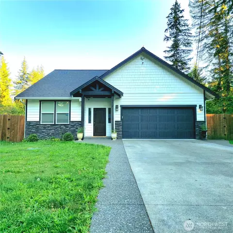 8638 Golden Valley Dr, Maple Falls, WA 98266