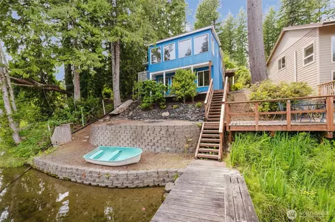 290 NE Lake Dr, Tahuya, WA 98588