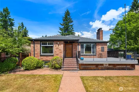 2002 SW 149th St, Burien, WA 98166