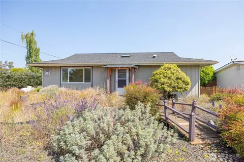 702 E Alder, Sequim, WA 98382