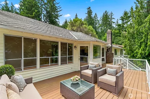 17002 SE 43rd St, Bellevue, WA 98006