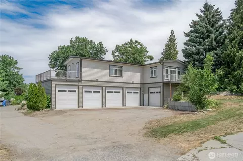 96 NE 17th St, East Wenatchee, WA 98802