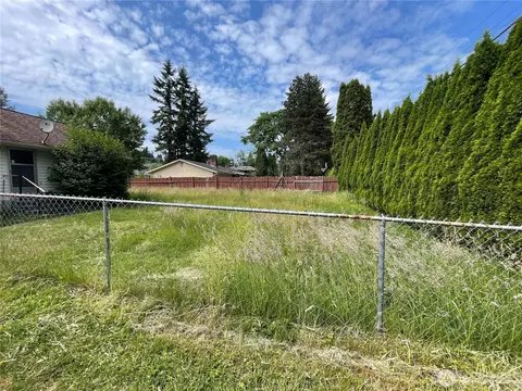 Exterior - 21430 9th Ave SE, Bothell, WA 98021 photo 3 of 4