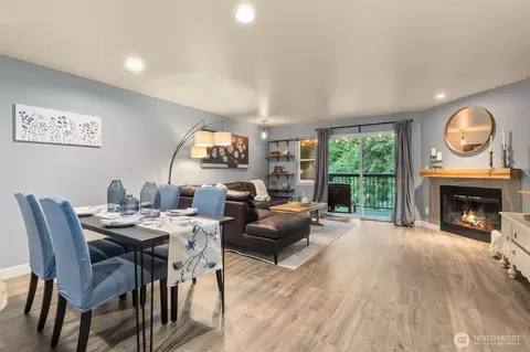 15615 Waynita Way NE #B205, Bothell, WA 98011