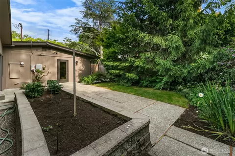 2325 38th Ave E, Seattle, WA 98112 photo 17