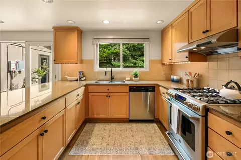 2325 38th Ave E, Seattle, WA 98112 photo 15