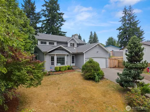 3933 NW Country Ln, Bremerton, WA 98312