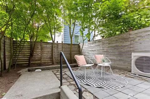 Exterior - 1541 18th Ave S, Seattle, WA 98144 photo 3 of 4