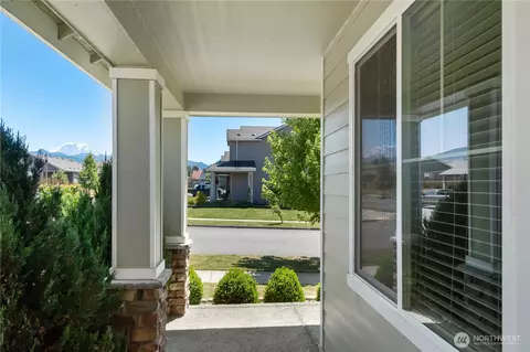 202 Grennan Ln N, Enumclaw, WA 98022 photo 3