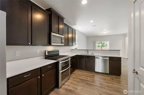 202 Grennan Ln N, Enumclaw, WA 98022 photo 8