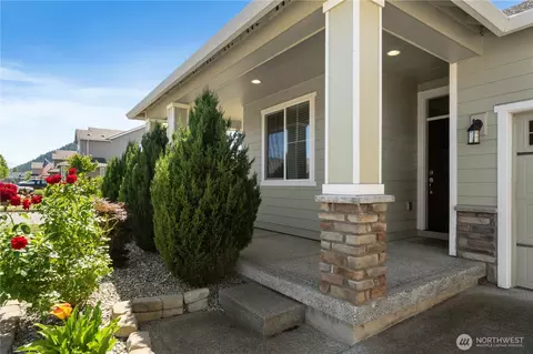 202 Grennan Ln N, Enumclaw, WA 98022 photo 4