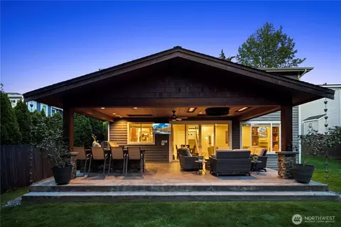 709 7th St S, Kirkland, WA 98033