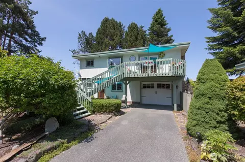 215 Amber Ln, Sequim, WA 98382