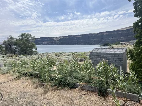 1038 SW Section Ave SW, Quincy, WA 98848